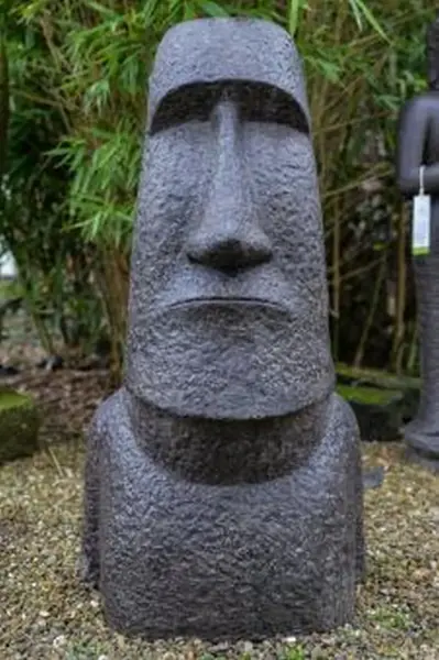 Product image 1 of the product “Moai head, 24x31x41cm Stone carved, handcrafted & coloured 40 cm - light”